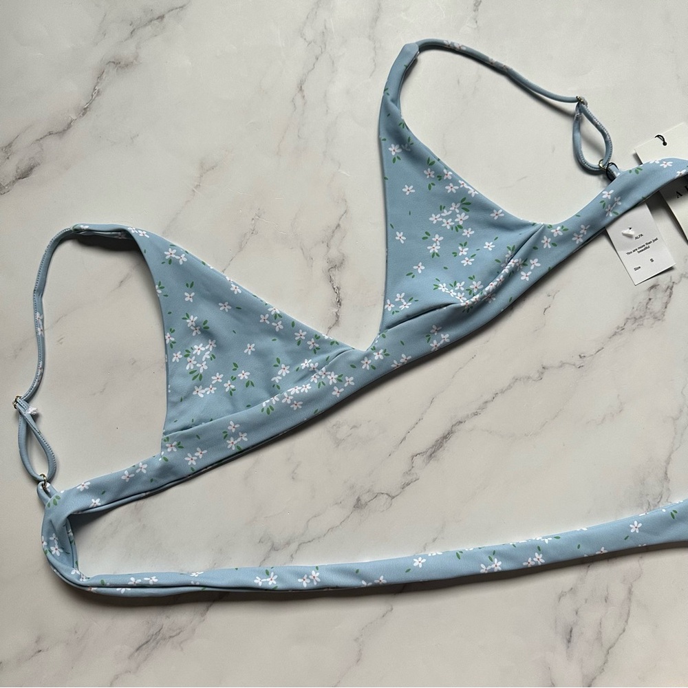 NWT ALFA Swimwear US Small Blue Daisy Venice Top